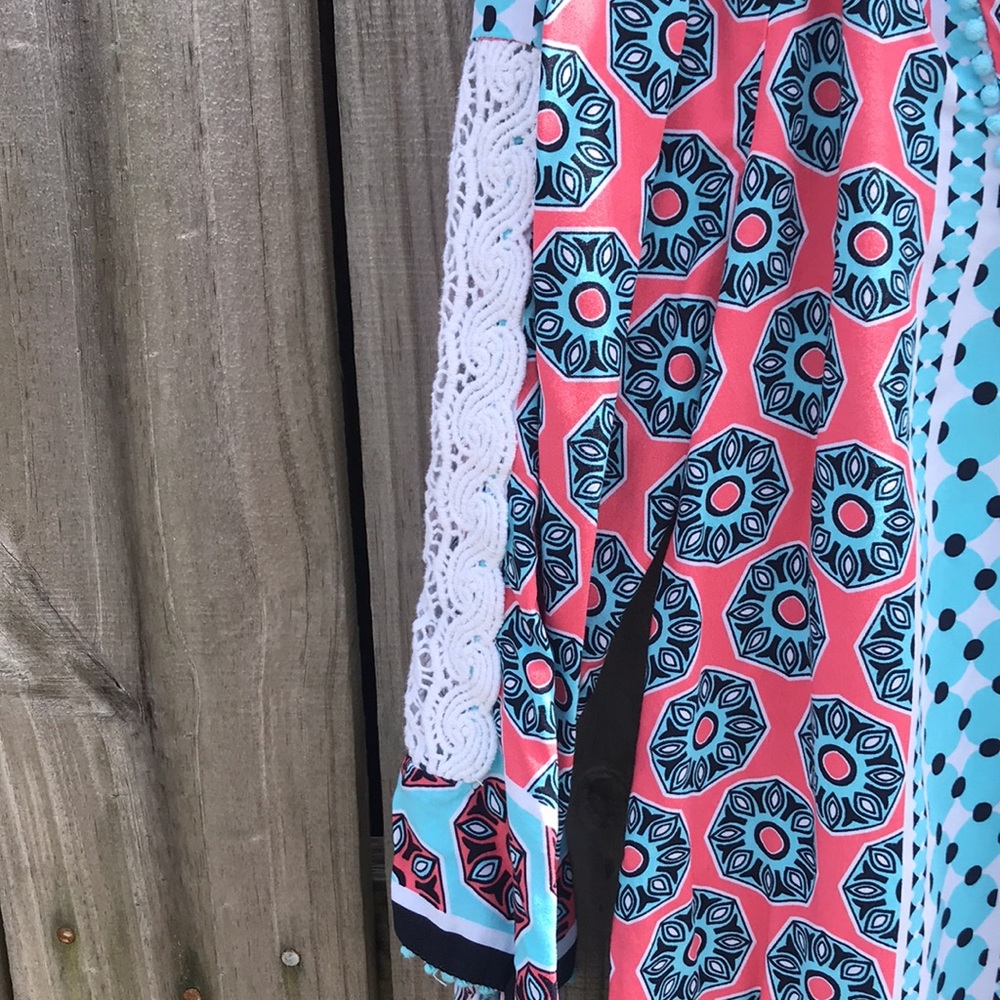 Crown and Ivy Blue/Peach/White Tunic - Size Small - Picture 5 of 6